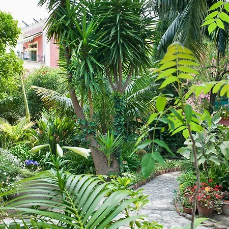 Schuler Center Garden In Self-catering * Taormine