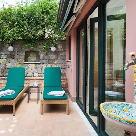 Villa Schuler Center Garden In Self-catering